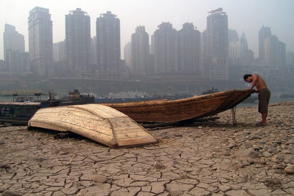 Beijing Roasts in Mid-June Temperatures as Mercury Hits Record 39 Degrees