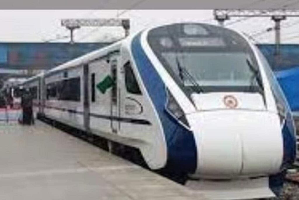 Kerala: Man Shuts Himself Inside Vande Bharat Express Washroom for Hours, Brought Out by Force