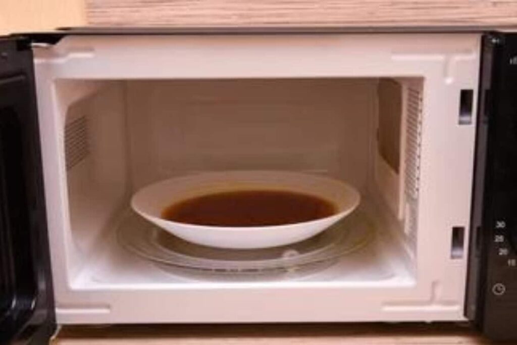 Microwaving Food Containers Can Expose One To Toxic Nano-Plastics, States New Research