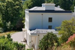 100 Visitors Were Trapped in Crime Fiction Writer Agatha Christie’s House for Several Hours