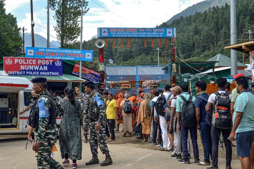 Free E-rickshaw Service Set Up at Baltal Base Camp to Ease Amarnath Yatris' Arduous Journey