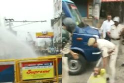 Bihar Police Uses Tear Gas, Water Cannons & Batons Against Protesting BJP Workers In Patna