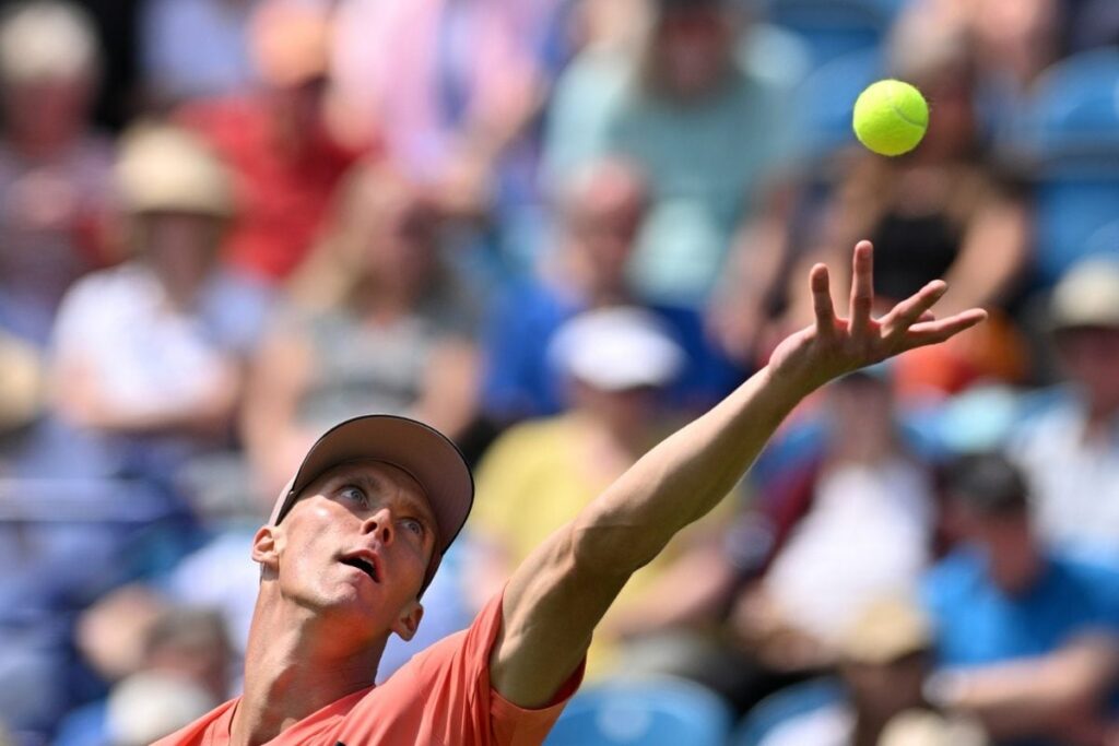 From Pas de Deux to Serve and Volley for Wimbledon Hopeful Jan Choinski