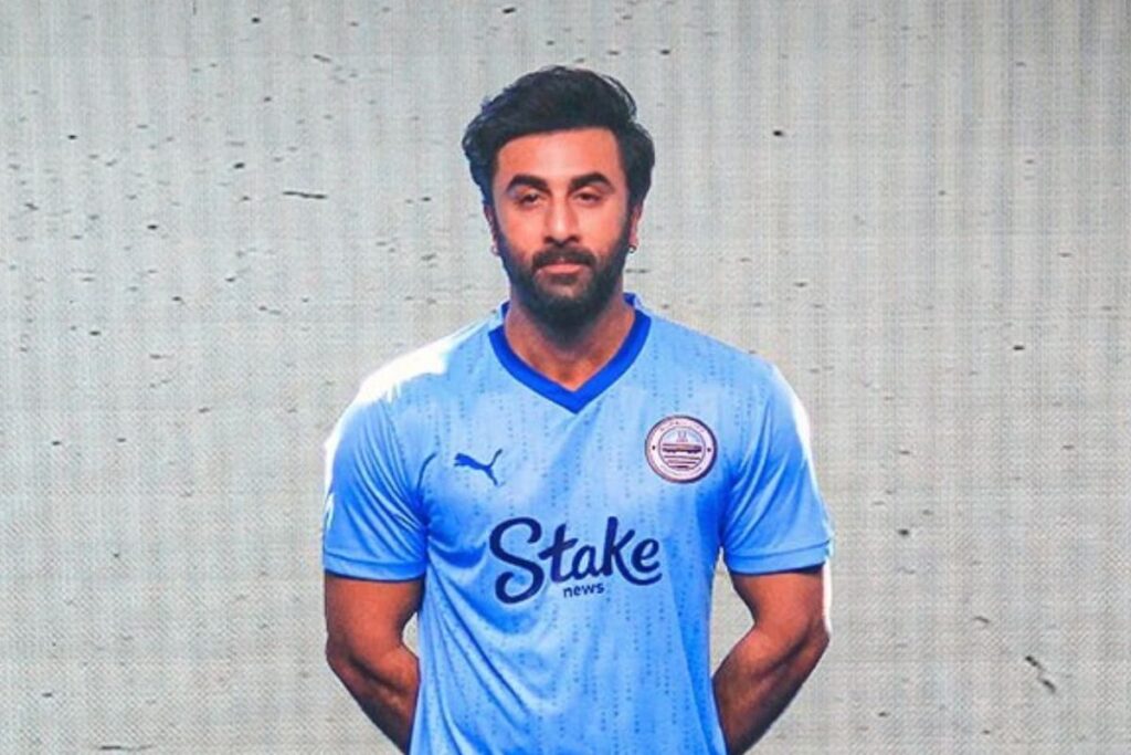 'Train Line, Sea Link, Coastline, Two Fortresses': Ranbir Kapoor's Take on Mumbai City FC's New Logo - WATCH