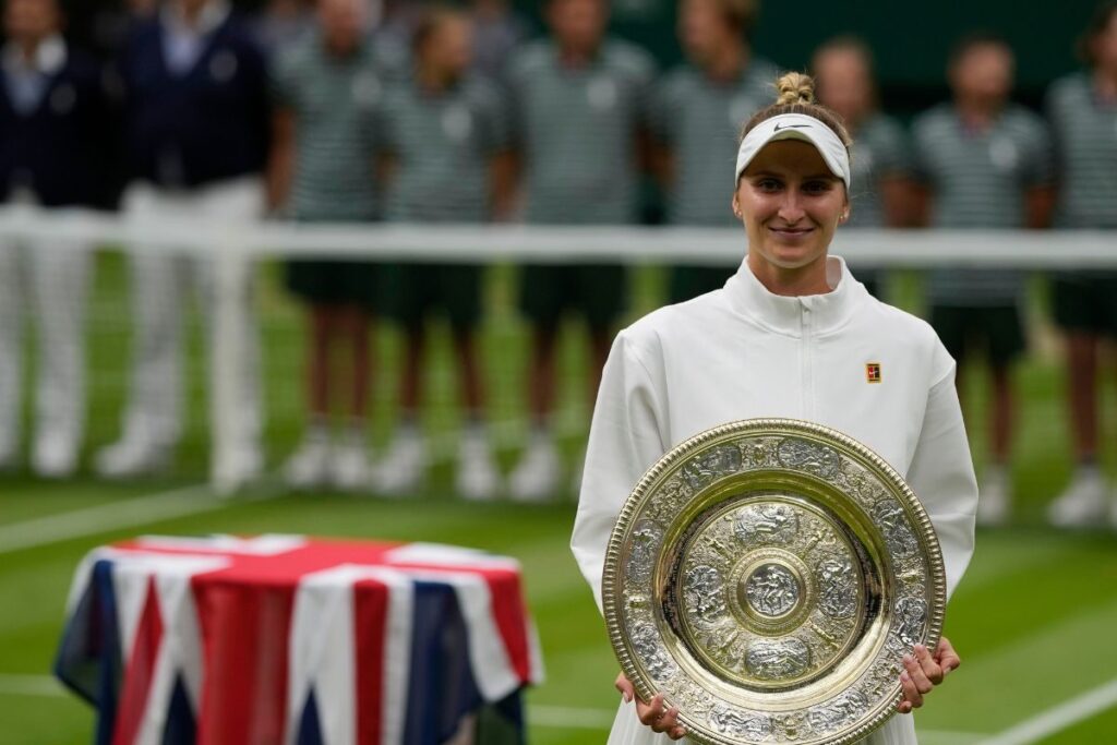 'Unseeded. Unforgettable. Wondrous': Marketa Vondrousova Lauded by Iga Swiatek, Petra Kvitova and Others Following Historic Wimbledon Crown