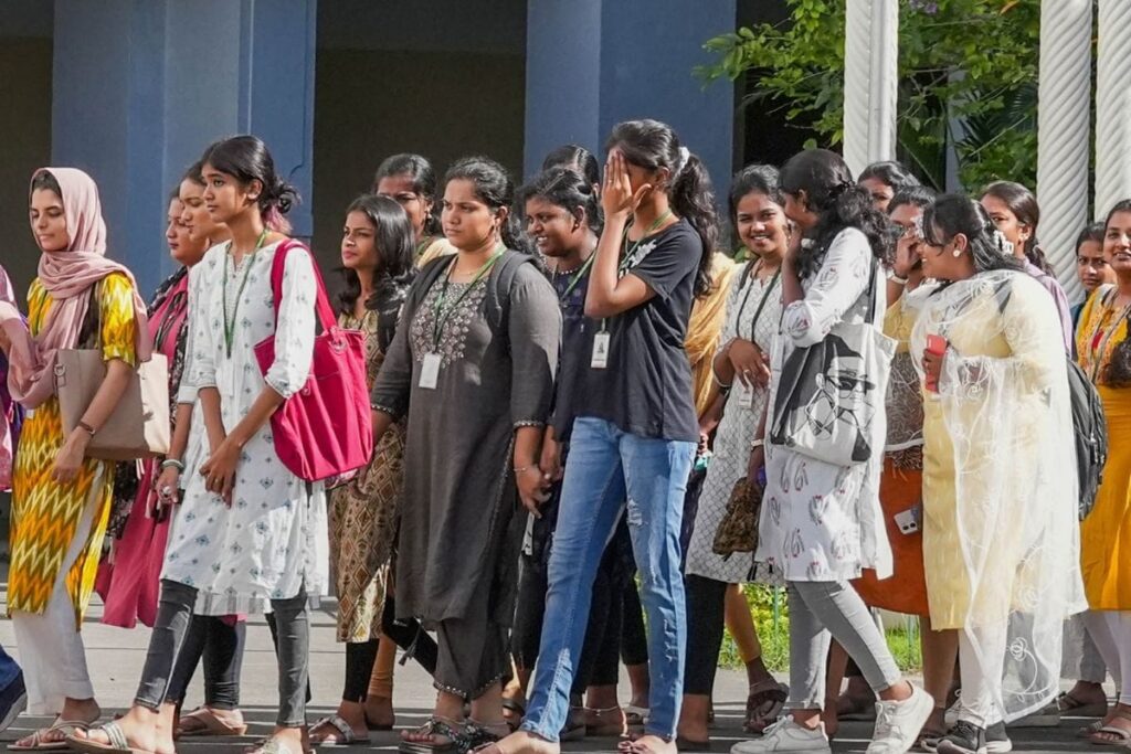 ABVP Sets Up Helplines for Students Taking Admission via CUET in Central Universities of Delhi