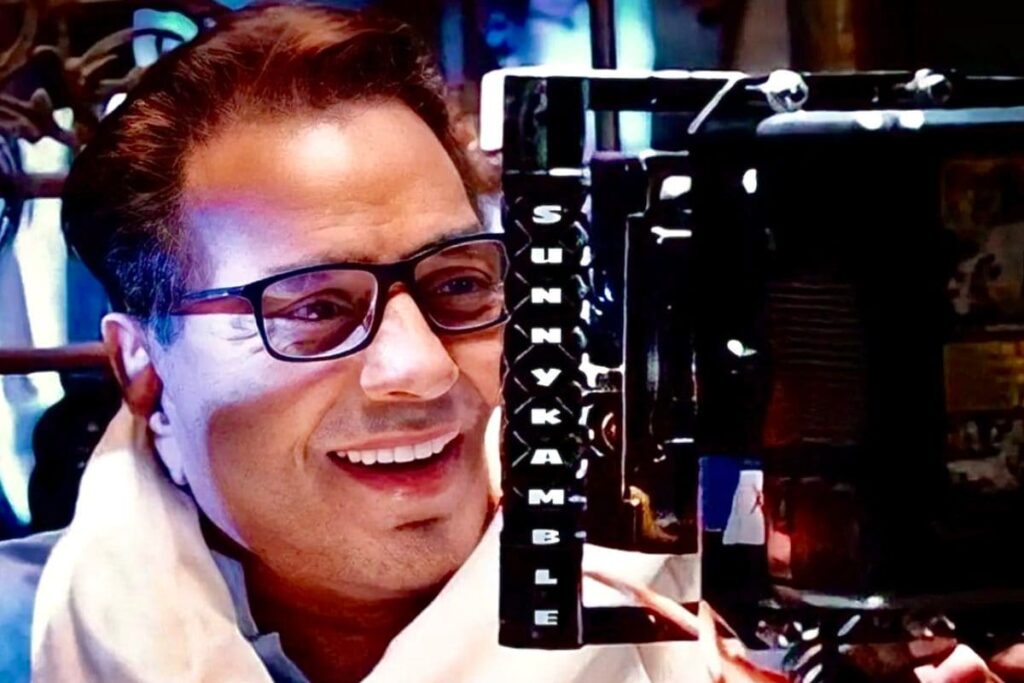 Dharmendra Teases Rocky Aur Rani Kii Prem Kahani With Unseen BTS Pic, Fans Say 'Camera Loves You’