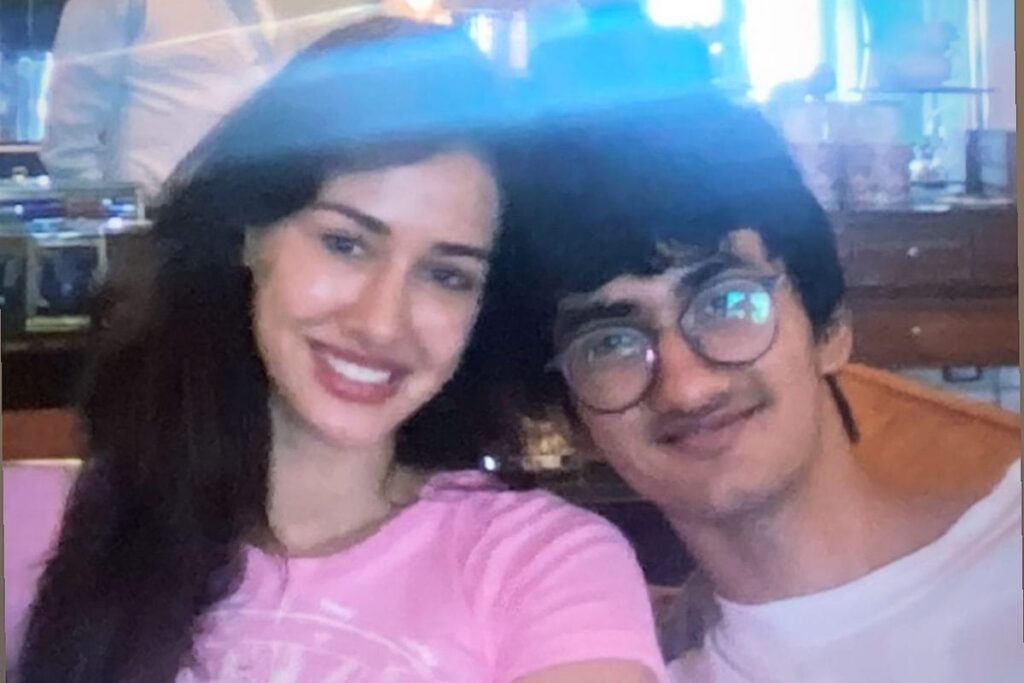 Disha Patani Wishes Her Little Brother On His Birthday With An Adorable Selfie; Check It Out
