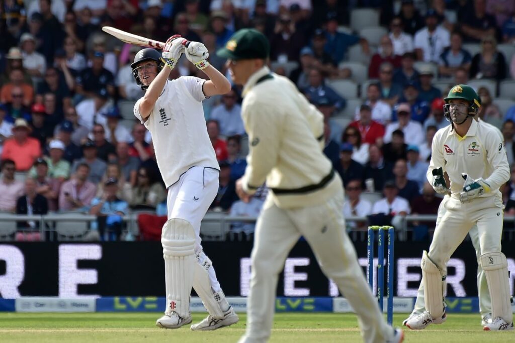 ENG vs AUS Live Score Ashes 2023, 4th Test Day 3: England Look to Extend Lead After Crawley, Root Knocks