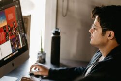 Internship Alert: Kickstart Your Career In Graphic Designing With These Opportunities