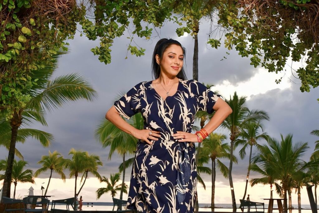 Anupamaa Promo: Will Anu Leave For America Despite Anuj's Efforts To Stop Her?