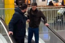 Family Helping Stranger Overcome Escalator Fear Will Restore Your Faith In Humanity