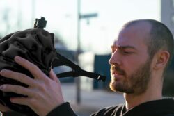 This Cycling Helmet Inflates and Deflates to Fit in Your Pocket