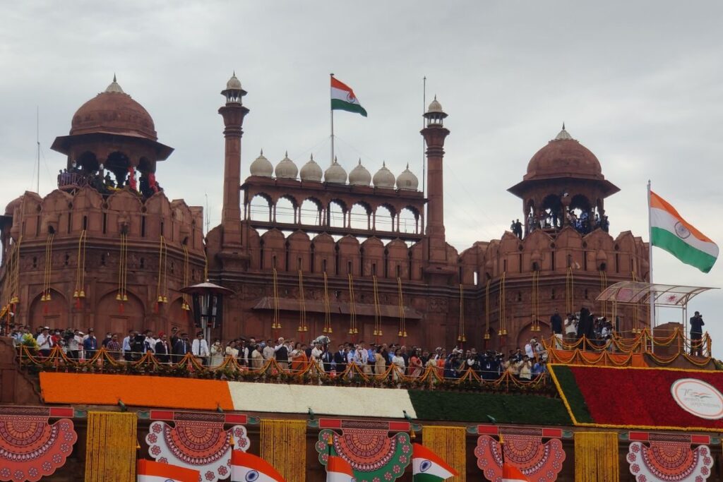 'Shramyogis' Building Central Vista & Amrit Sarovar, Sarpanches & Teachers: Meet Special I-Day Invitees