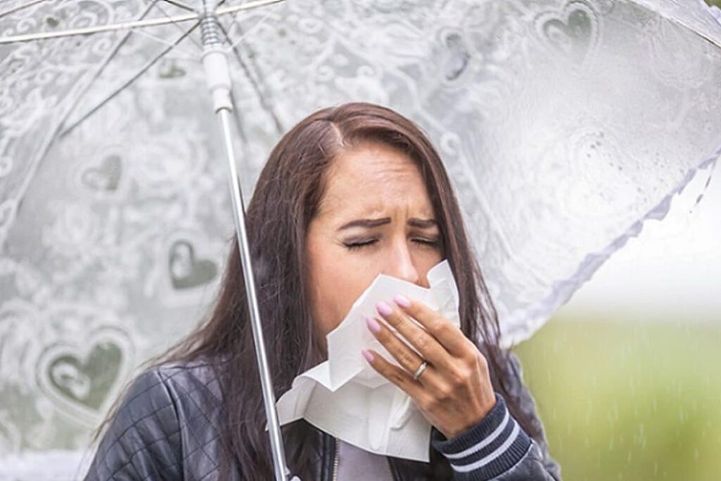 Monsoon Health: 7 Home Remedies For Dry Cough Relief During The Season