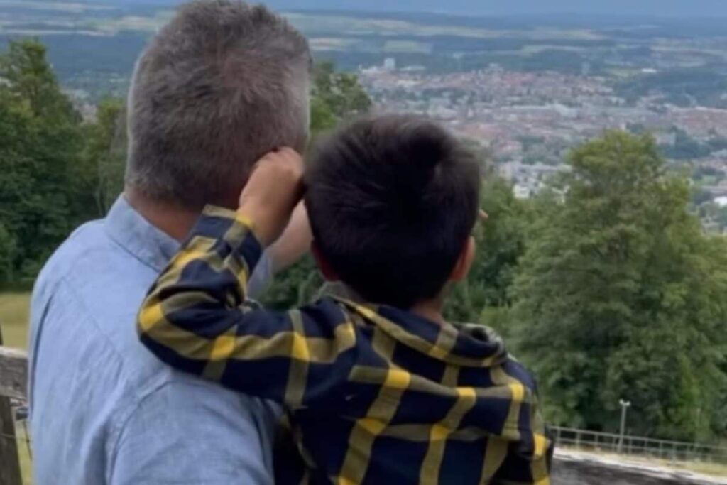 Popular Bollywood Actor of 1990s Made A Special Trip With Wife, Son To Switzerland | Watch