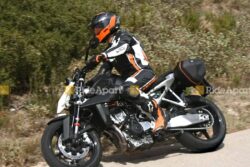 2024 KTM Duke 990 Spotted Testing with Minimal Camouflage, Hints at High-Performance Upgrade