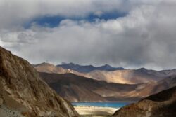 Tourists Slammed For Driving SUVs Around Lakes in Ladakh, Video Goes Viral