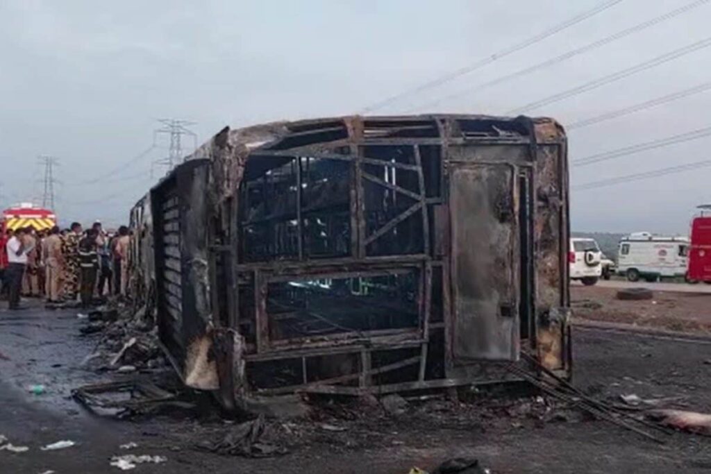 Maharashtra Bus Fire: Mass Cremation of 24 Bodies Held in Buldhana