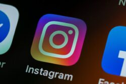 US: Facebook, Instagram, Whatsapp Down for Thousands of Users