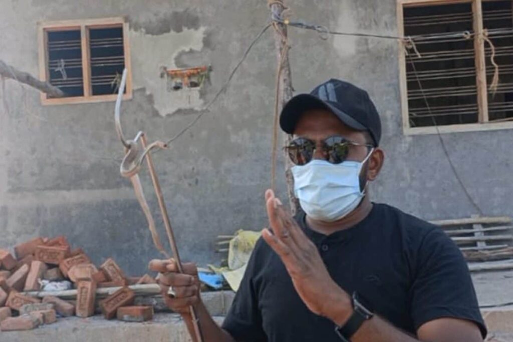 Snake Savior: The Lifesaving Story of Munna, Nizamabad's Go-To Snake Catcher