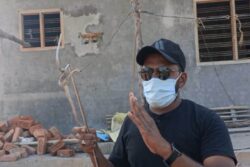 Snake Savior: The Lifesaving Story of Munna, Nizamabad's Go-To Snake Catcher