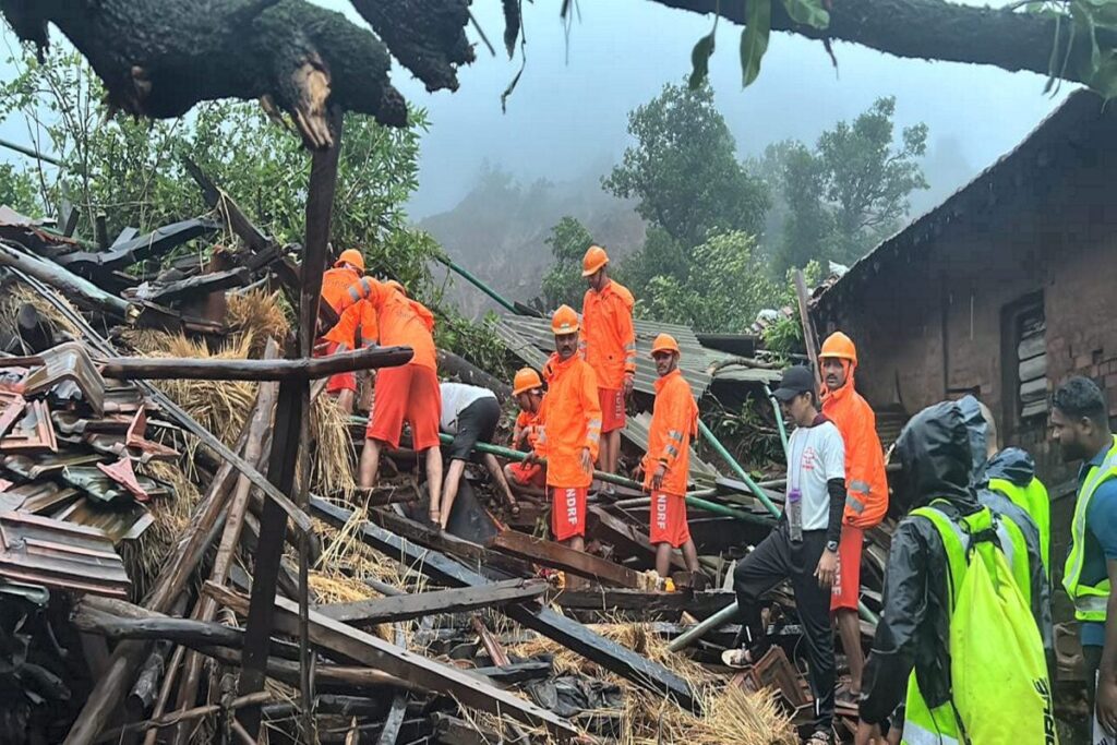 Gujarat: Dilapidated Building Collapses in Junagadh; 4 Persons Feared Trapped