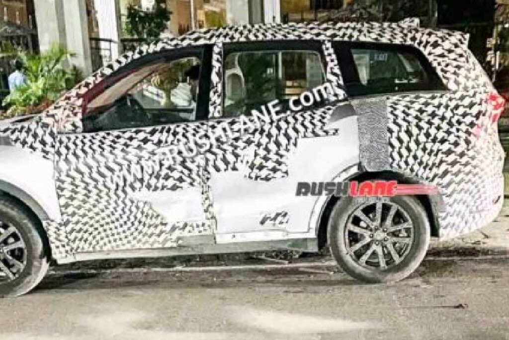 Mahindra XUV700 6-Seater SUV Spied Testing in India, Check Details