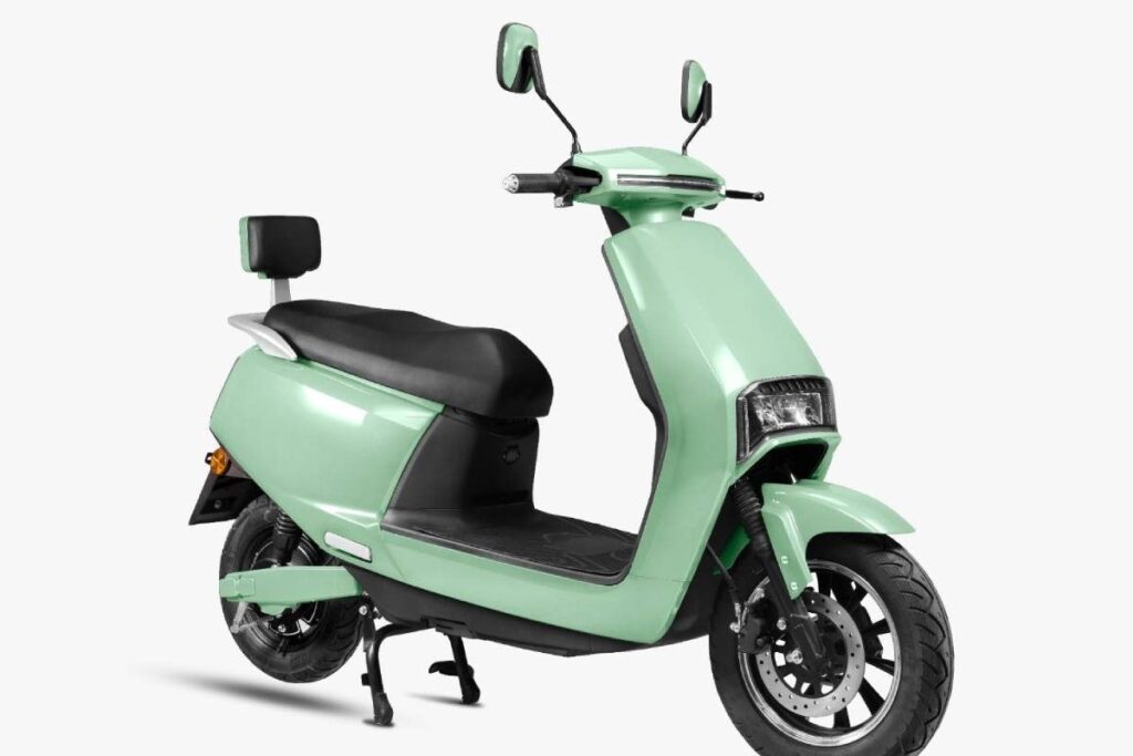 India Should Target 100 Percent Electrification of 2 and 3 Wheelers by 2030: Amitabh Kant