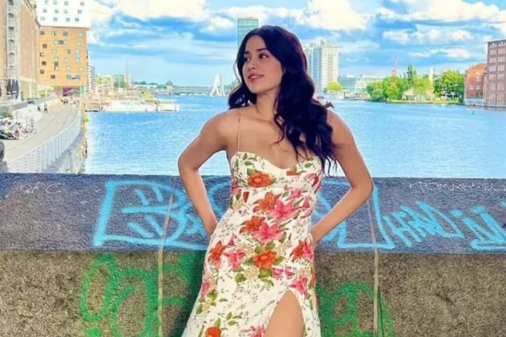 Janhvi Kapoor Set To Make Tamil Debut With Vignesh Shivan's Next