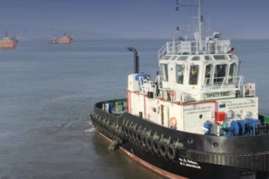 Indian Coast Guard Carries Out Mid-sea Medical Evacuation of Pvt Tanker's Sailor off Kerala Coast