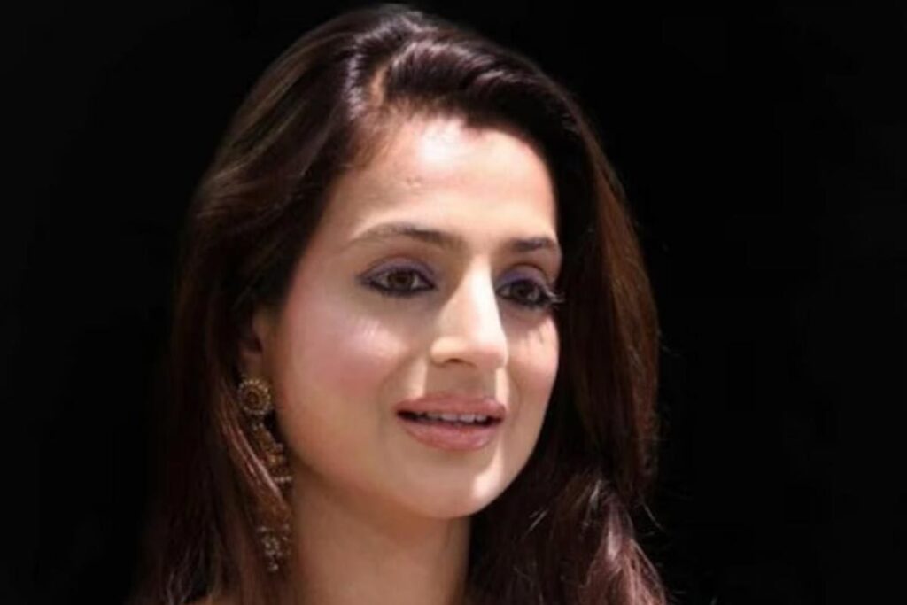 Ameesha Patel Recalls Fans' Reaction When Bobby Deol Hugged Her On Humraaz Shoot