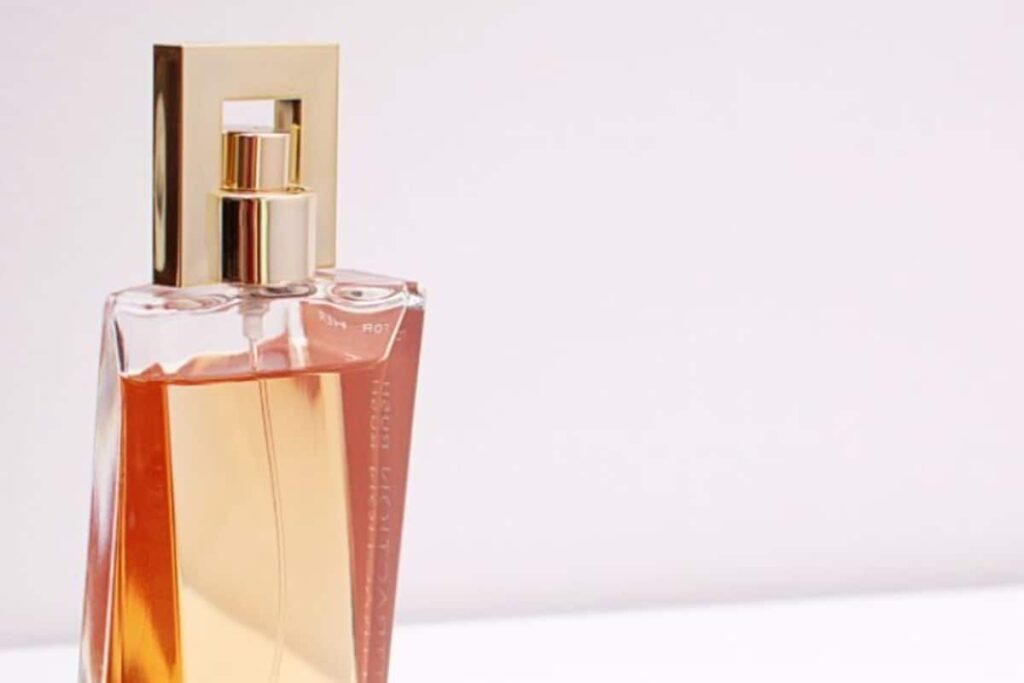 Fragrance and Memory: How Scents Can Evoke Nostalgia and Emotional Connections