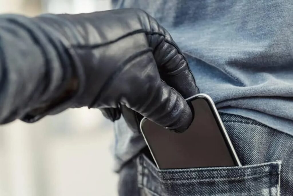 Delhi: Man Stabbed to Death While Resisting Mobile Phone Snatching Attempt; 2 Arrested