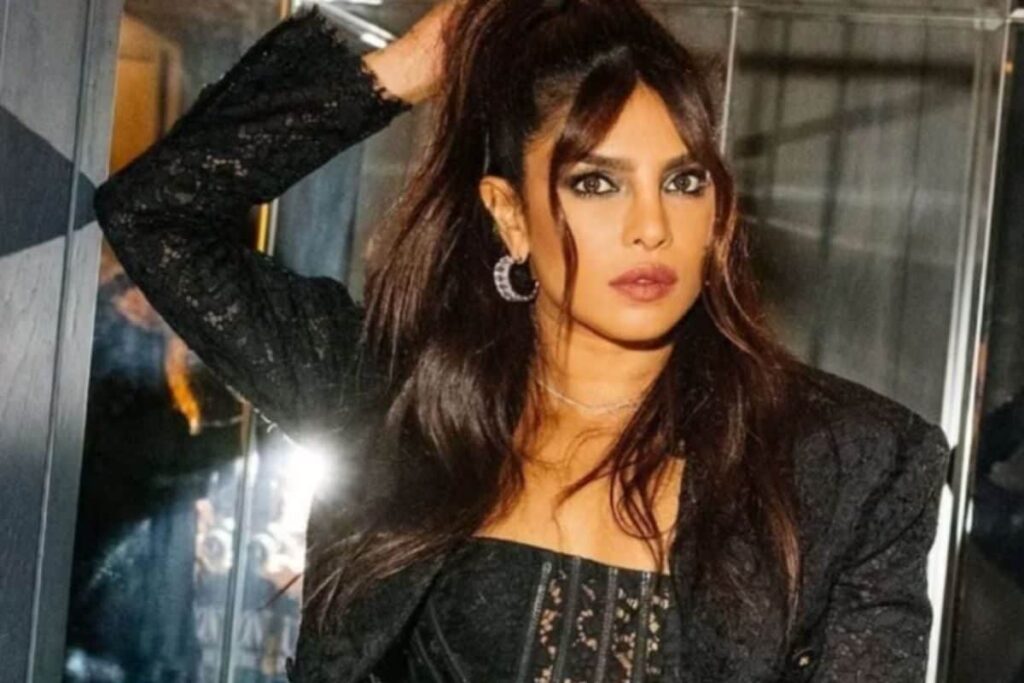 Is Priyanka Chopra Quitting Bollywood? Reddit User's Question Gives Birth to Conspiracy Theories