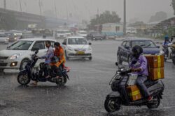 Heavy Rain Hits Gurugram, Causes Waterlogging, Traffic Snarls; More Showers Likely on Wednesday
