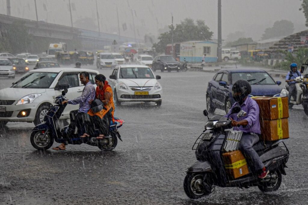 Mumbai Rains: Heavy Rainfall Expected in City This Week; Orange Alert Issued For Tomorrow