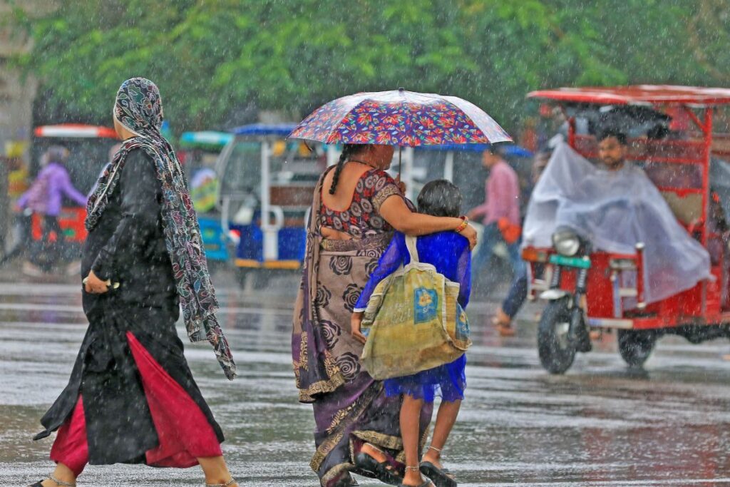 Heavy Rain Lashes Delhi, Mumbai; Waterlogging in Nashik, IMD Predicts 'Average' Monsoon in July | Updates