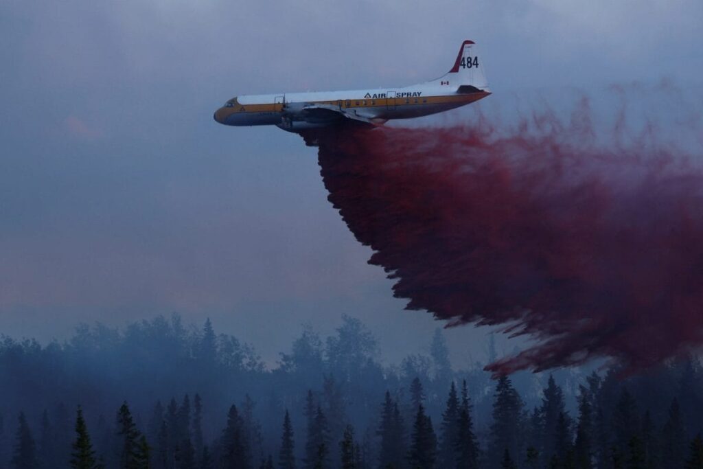 Canadian Helicopter Pilot Dies While Fighting Wildfires; Third Firefighter to Die in Two Weeks