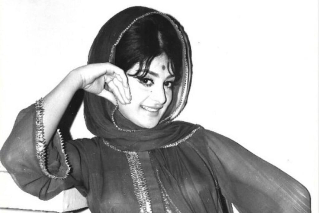 Saira Banu Misses Her 22 Inches Waistline As She Shares Throwback Photo; Fans React