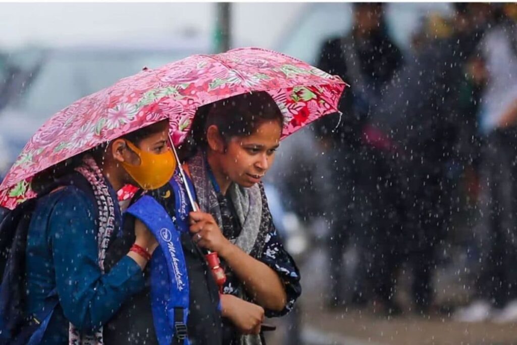Schools, Colleges in Mumbai to Remain Closed Today After IMD's Red Alert, MU Exams Postponed