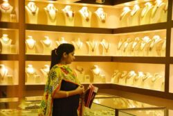 Gold Prices Surge on Slowing US Inflation and Rate Hike Expectations