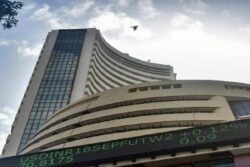 Bears Back in Action! Sensex Tanks 800 pts, Nifty Below 19,800; Why Is Market Falling?