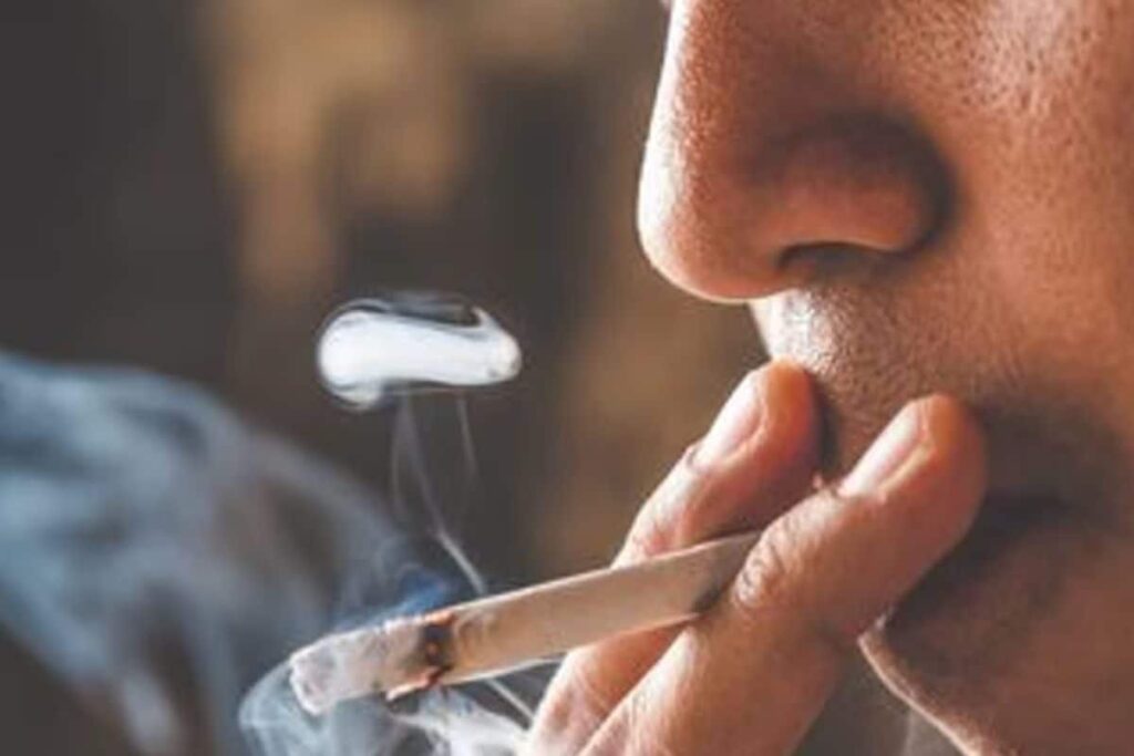 Hong Kong Residents Are Staring Uncomfortably at Smokers to Make Their City Tobacco-free