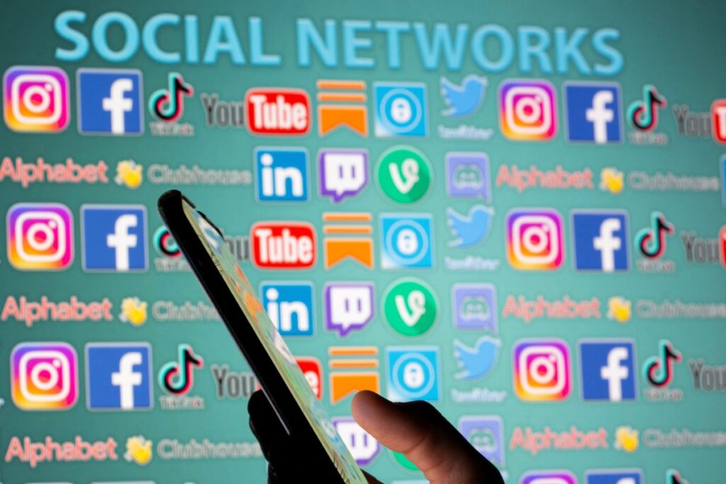 More Than 60 Percent of World Now on Social Media, Study