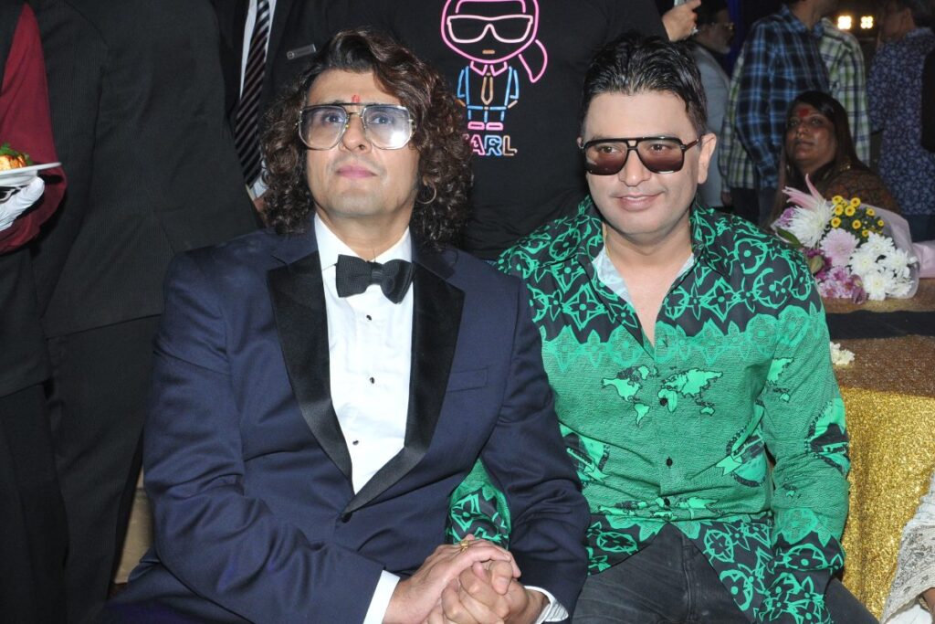 Sonu Nigam Ends War With Bhushan Kumar After 3 Years, Rings In His Birthday With Him; Watch Video