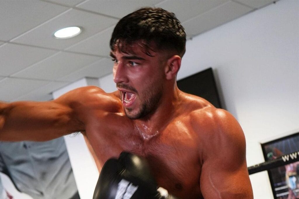 Boxer Tommy Fury Set to Face YouTuber KSI in October