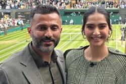 What Was Sonam Kapoor Doing at Wimbledon Finals? Twitter Wants to Know