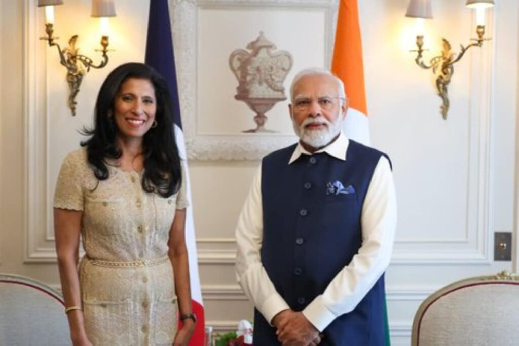 PM Modi Meets Chanel CEO Leena Nair in Paris, Discusses Promotion of Handicrafts, Khadi