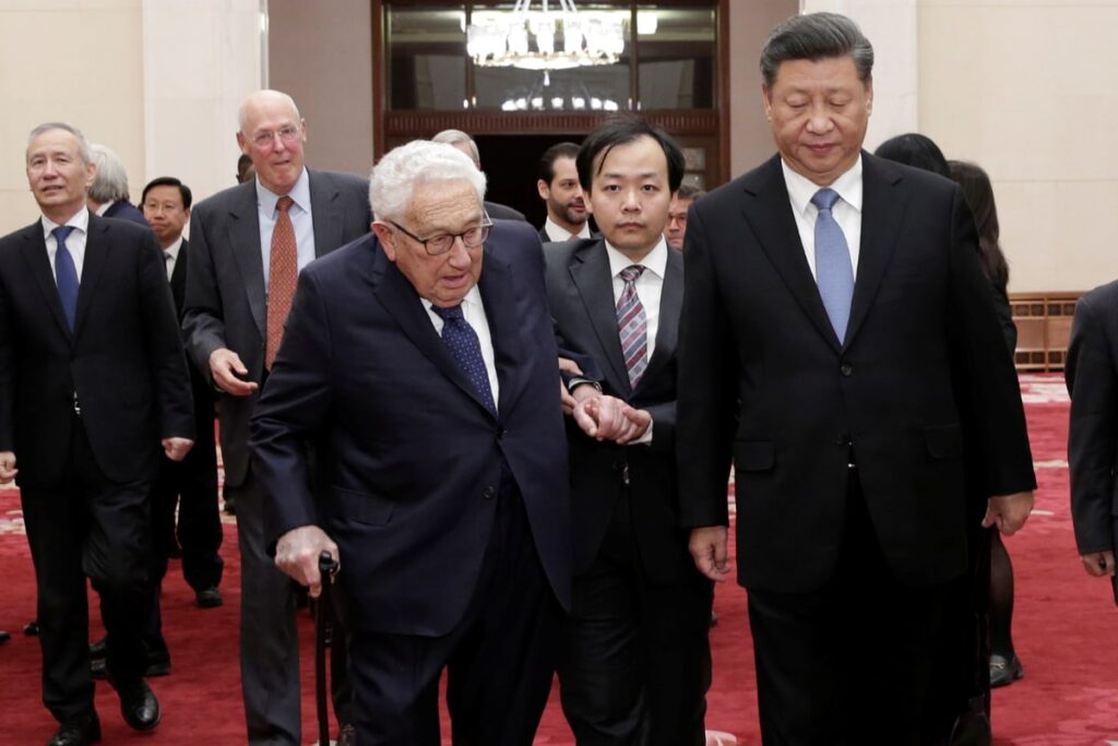 Xi Jinping Meets Ex-US State Secretary Henry Kissinger in Beijing